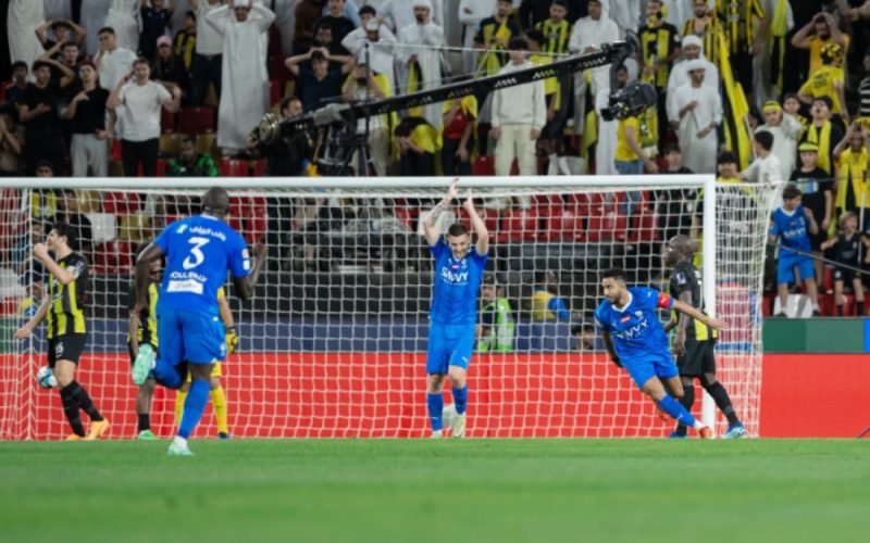 الهلال يتغلب على الإتحاد ب 4 أهداف ويتوج بكأس الدرعية للسوبر السعودي