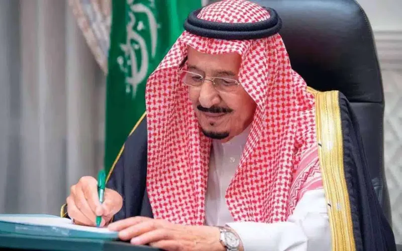 خبر سار.. السعودية تعلن تجديد إقامات أبناء هذه الجنسيات مجاناً والسماح لهم بالعمل بدون كفيل